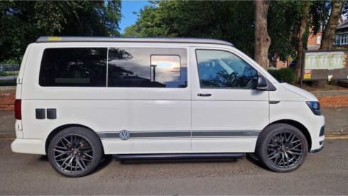 FloRider  – 4 berth Volkswagen campervan from 2018