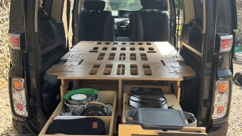 The Moose  – Nissan campervan met 4 slaapplaatsen uit 2007