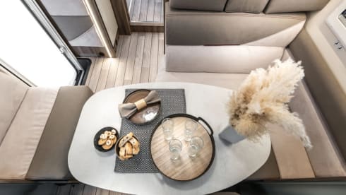 Compleet uitgeruste luxe camper A/T Ford Roller Team met Starlink 📡