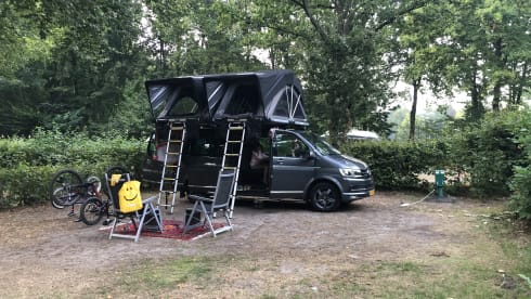 Easy rider  – VW Caravelle 4 pers. Camper van (2 x roof tent)