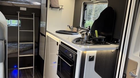 Forest – 6 berth Roller Team  675 Auto