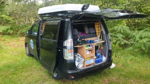 Gerald  – 4 berth Toyota rooftop safari tent  price includes insurance !