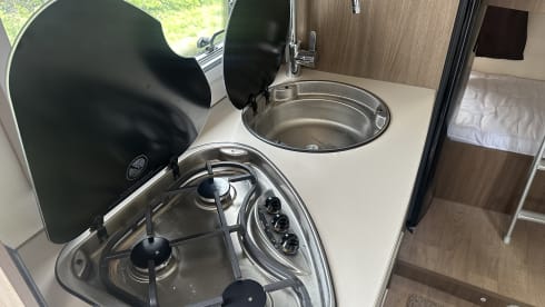 Large 6 berth modern motorhome
