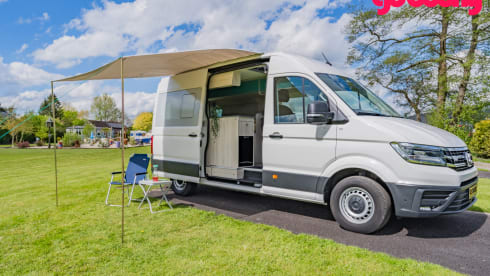 Fluistercamper – 100% electric VW Crafter, 2 persons, interior 2023