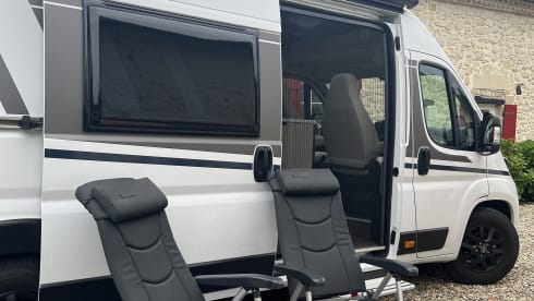 Bonny – 4p Carado campervan from 2024