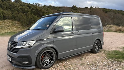 Roma – Luxury Automatic VW Campervan 4 Berth (can deliver to Inverness)