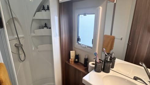 Vanessa – 6 berth Fiat alcove from 2021