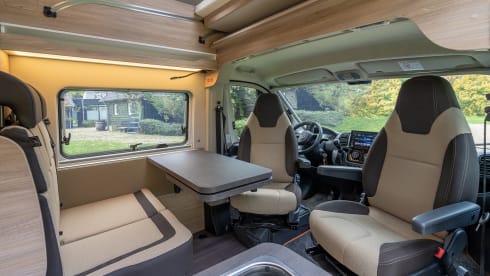 Easy Rider Family – Super compact 4-person campervan with 4 sleeping places and automatic transmission