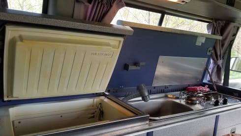 white house! Go on an unforgettable road trip with this T4 Westfalia!