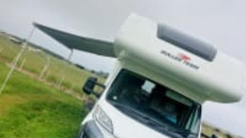 Rolly – 6 berth Roller Team alcove from 2015