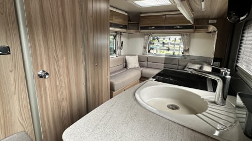 Relax Palace – Swift-nis met 6 slaapplaatsen, gebouwd in 2015.