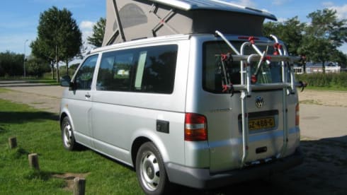 Bulli 2 – Budget bus camper Volkswagen California T5