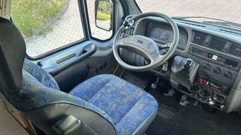 Henk – 2 persoons Fiat Ducato bus uit 1997 met optie voor baby