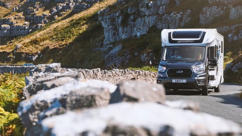 494 – Swift Voyager 494 Island Bed 2024