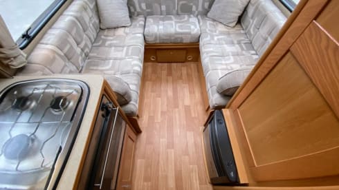 Panoramic – Gorgeous 2/3/4 Berth motorhome