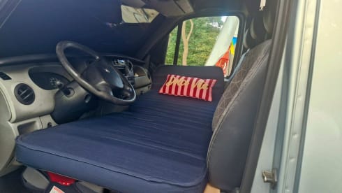 Bella – 3p Renault campervan uit 2010
