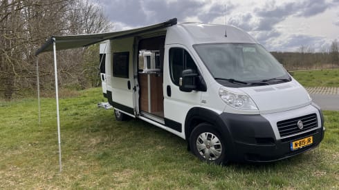 Compact Fiat Ducato Camper (2p) - Comfort & Freedom!