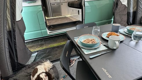 Betsy – Betsy the VW Campervan from 2023 sleeps 4