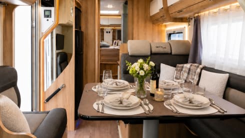 Harry – Camper lussuoso e spazioso, modello 2021 | ideale per 4-5 persone