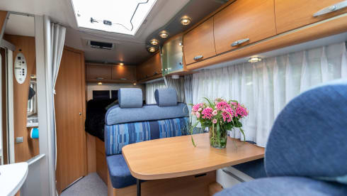 Sunny Boy – 4 P Knaus Sun TI camper, large bed, 2 x air conditioning - Nijmegen region
