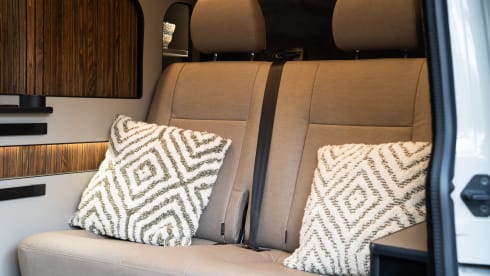 Meeko – 4 Berth Volkswagen T6.1 Campervan 