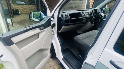 Valerie – 4 berth Volkswagen T6 Campervan