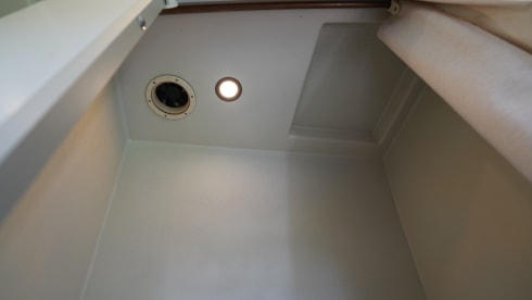 Albatros – De ultieme off-grid buscamper: binnendouche, elektrisch koken en meer