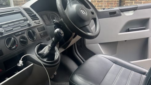 Ernie – 4 berth Volkswagen campervan from 2013
