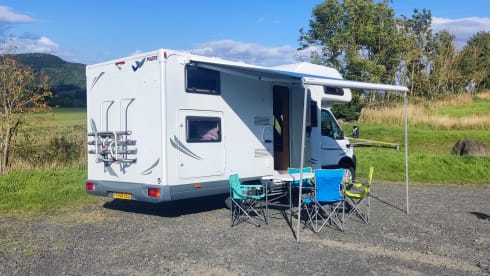 Fantastic, Family Sized Motorhome for Rent - 4 (6) berth
