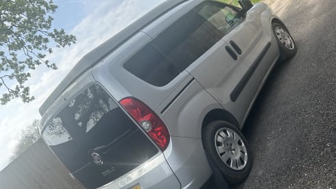 Mini moo – 2014 Fiat doblo 3 birth campervan