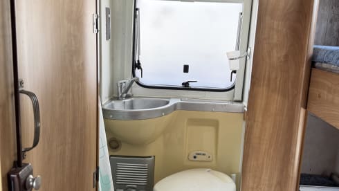 Klamm – 6 seater camper rental in Sicily
