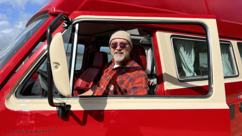 Vermelho  – Rent a Campervan Blue CLassics ‘s Volkswagen T3  red