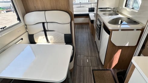 BRYONY – 6 berth Roller Team auto roller 746 