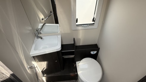 Freedom – 4 berth Roller Team semi-integrated from 2025