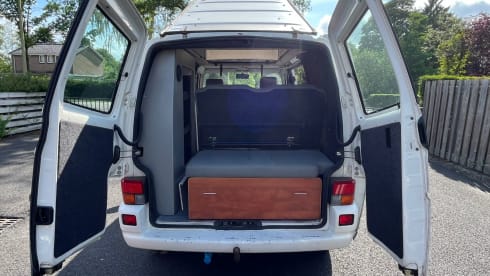 Willem – 2-seater Volkswagen bus from 2000