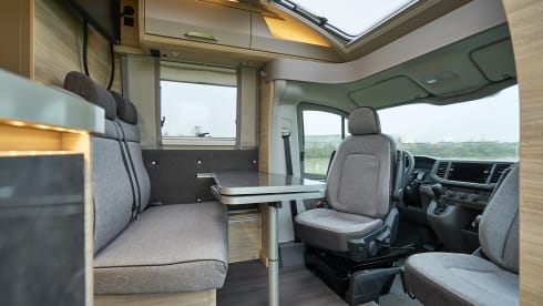 Knaus 650 MEG – Super-luxury Knaus 650 MEG, AUT/AIRCO/177 HP/Lithium battery New