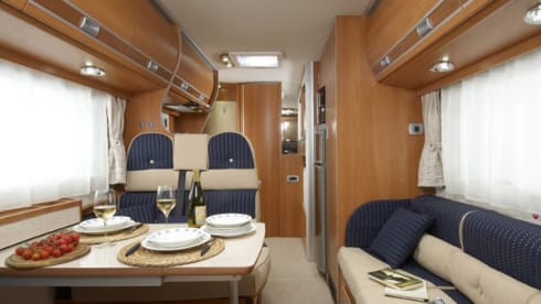 EcoVip Camper – Superluxe ruime familie camper, prachtig italiaans interieur met airco!