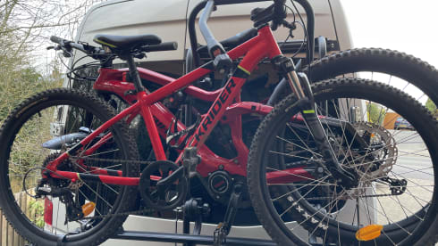 Pamela – Off grid 4 berth Mercedes Sprinter