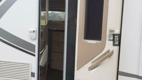 Complete 4 person family camper!