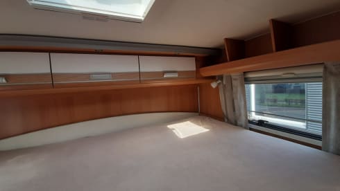 Mo – Fiat4p Dethleffs integrated from 2009 very luxurious and neat. Spacious motorhome.
