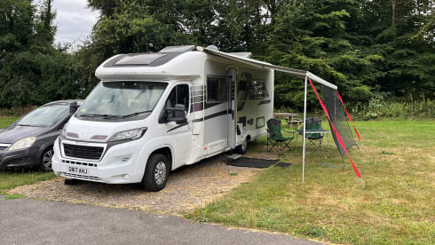 The Breeze – Motorhome immacolato con quattro posti letto e due cinture di sicurezza