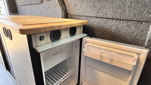 The Nomad – 2 berth Citroën campervan from 2015