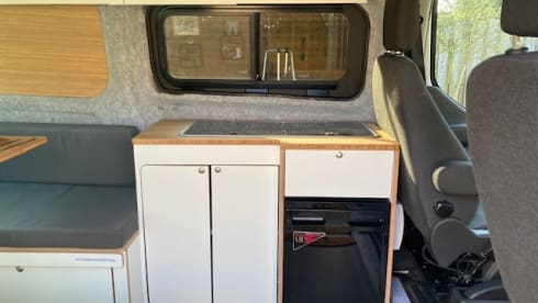 Leetro II – Ford bus camper automatic 2 persons euro6 fully equipped 