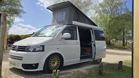 Lola – Camping-car Volkswagen 4 places de 2011