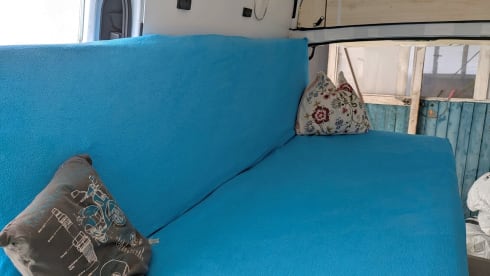 Anneliese  – Ford Transit self-conversion 2.00*1.40 longitudinal bed all-wheel drive 