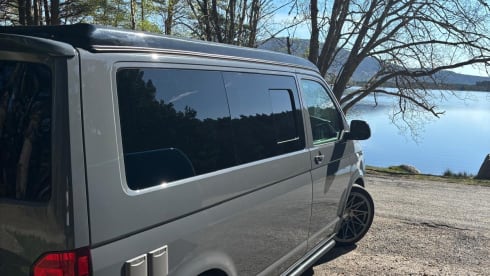 Roma – Luxury Automatic VW Campervan 4 Berth (can deliver to Inverness)