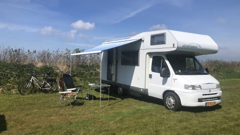 4p Hymer alcove from 2001