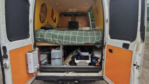 Bibi – Kitesurf bus undercover