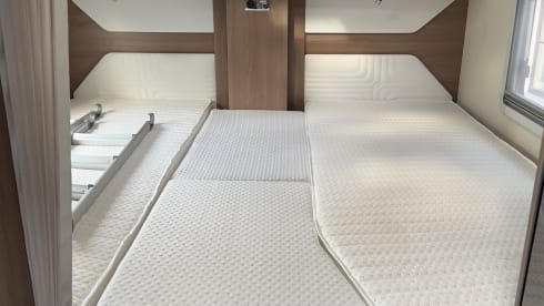 De Vroem Vroem Camper – 4p Bürstner Lyseo Futura TDG690G semi-integrated from 2024!