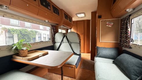 Amigo – 7p Adria Mobil alcove from 2002